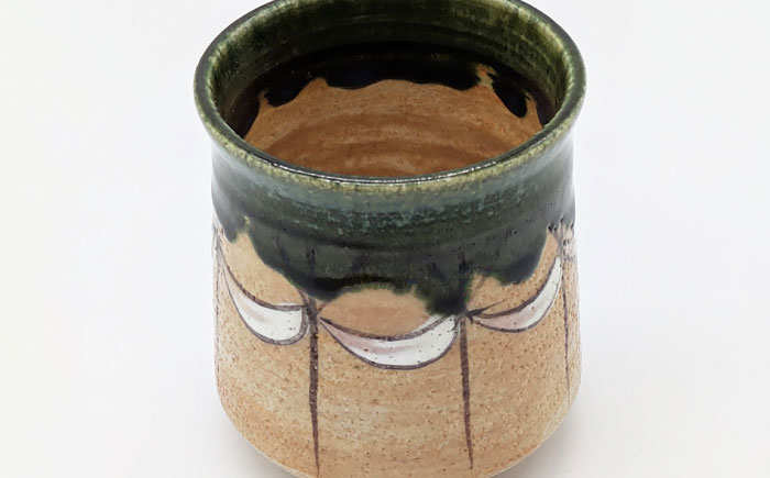 【瀬戸焼】赤織部鼓型湯呑 【山長陶苑】 / 湯呑 湯呑み 食器 和食器 / 瀬戸市 [BBBH053]