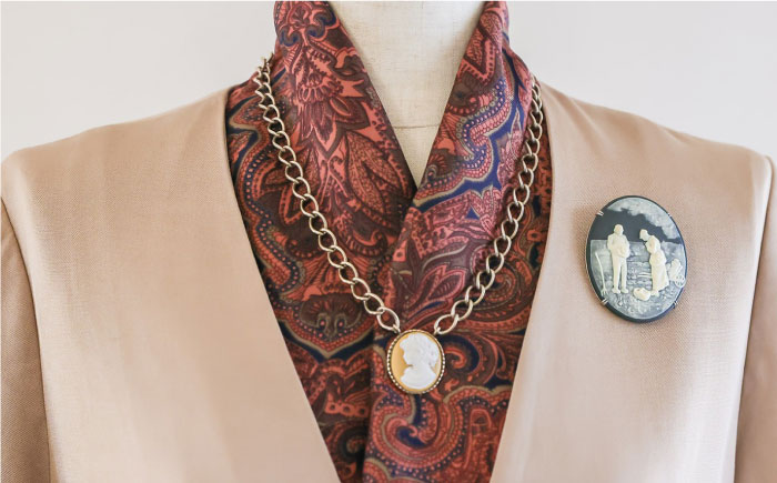 【GRAND CAMEO】　ミレー「晩鐘」 ブローチ＆ペンダントトップ 特大 / アクセサリー 装飾品 ブローチ ペンダント カメオ アンティーク レトロ / 瀬戸市 / 陶華 [BBCD008]