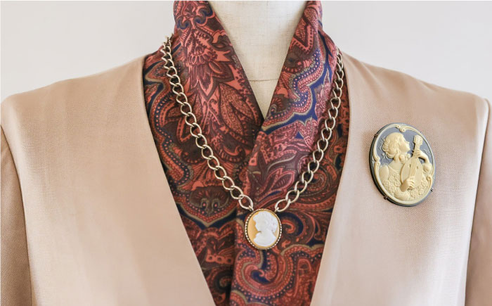 【GRAND CAMEO】　マンドリン ブローチ＆ペンダントトップ 特大 / アクセサリー 装飾品 ブローチ ペンダント カメオ アンティーク レトロ / 瀬戸市 / 陶華 [BBCD009]