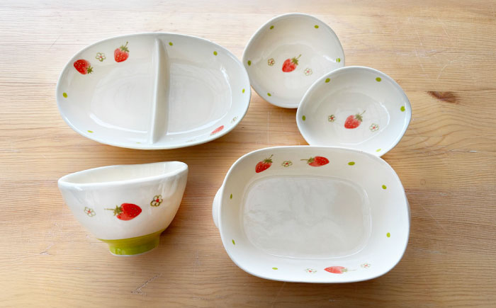 【瀬戸焼】子供用食器5点セット（いちご）贈答品対応【窯元SOUSEN】/食育 子育て ギフト [BBCQ002]