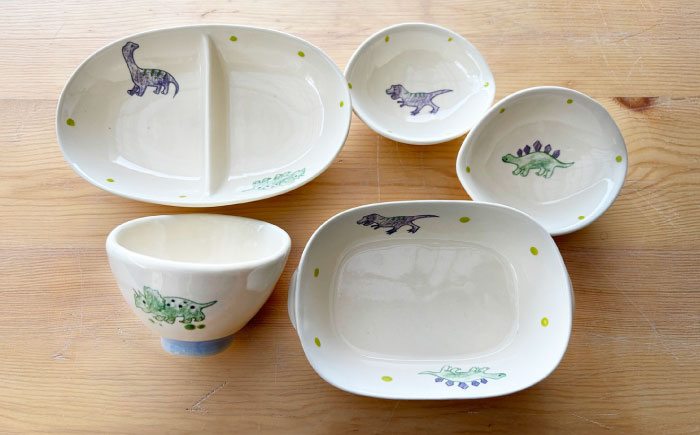 【瀬戸焼】子供用食器5点セット（恐竜）贈答品対応【窯元SOUSEN】/食育 子育て ギフト [BBCQ007]