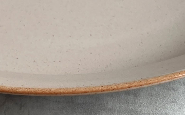 【瀬戸焼】リムカレー皿（桃）【株式会社カネ三商店】 / 皿 食器 カレー皿 ギフト プレゼント / 瀬戸市 [BBDD002]