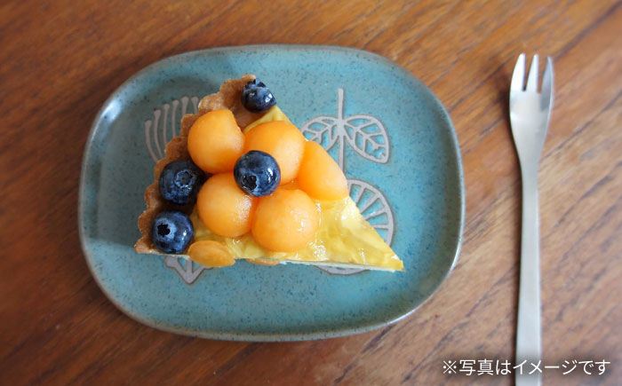 【瀬戸焼】 HANAtoHA ナデ角 中皿 2枚 (青) 【カネ三商店】 / 食器 皿 プレート ギフト / 瀬戸市 [BBDD024]