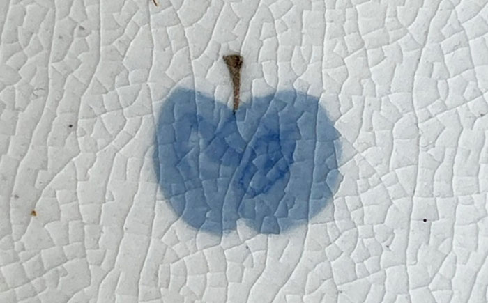 【瀬戸焼】 21.5cm プレート 八角中皿 粉引りんご 2枚 【カネ三商店】 / 食器 皿 プレート ギフト / 瀬戸市 [BBDD093]