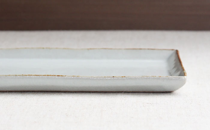 【瀬戸焼】 「舞陶館」　白粉引 サンマ皿２枚セット【松本陶器株式会社】 / 皿 食器 角皿 / 瀬戸市 [BBDX005]