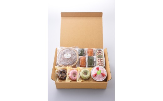 【隔月6回定期便】サンク・ド・ノア特製・冷凍スイーツの詰め合わせ！「サンクスBOX」 ※北海道・沖縄・離島への配送不可