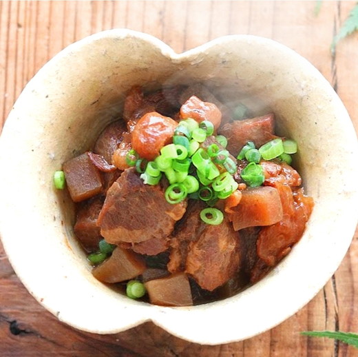 【レトルト食品】牛すじどて煮（150ｇ×20パック） | 惣菜 おかず お惣菜 おそうざい 冷凍食品 冷凍おかず 電子レンジ レンチン 温めるだけ 手軽 簡単 かんたん 時短 お手軽 おつまみ 天然 だし 無添加 詰め合わせ 煮物 野菜 まとめ買い 牛すじどて煮