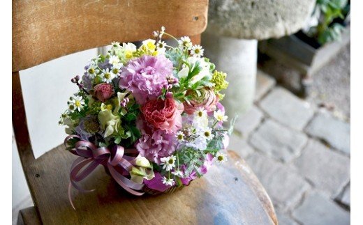 ~定期便~季節華やかフラワーアレンジメント