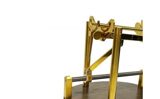 デキャンティングクレイドル　ゴールド　NaturePlus　クレイドル　クレードル　デキャンテイングマシン　マグナムボトル　ワインボトル　ワイン　静かに注ぐ　レストラン　Decanting Cradle