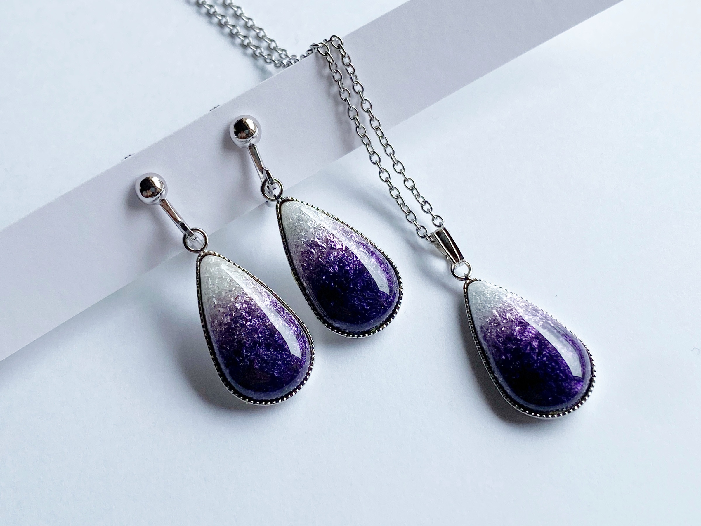 藤色の七宝焼アクセサリー2点セット(ネックレス、イヤリング)	