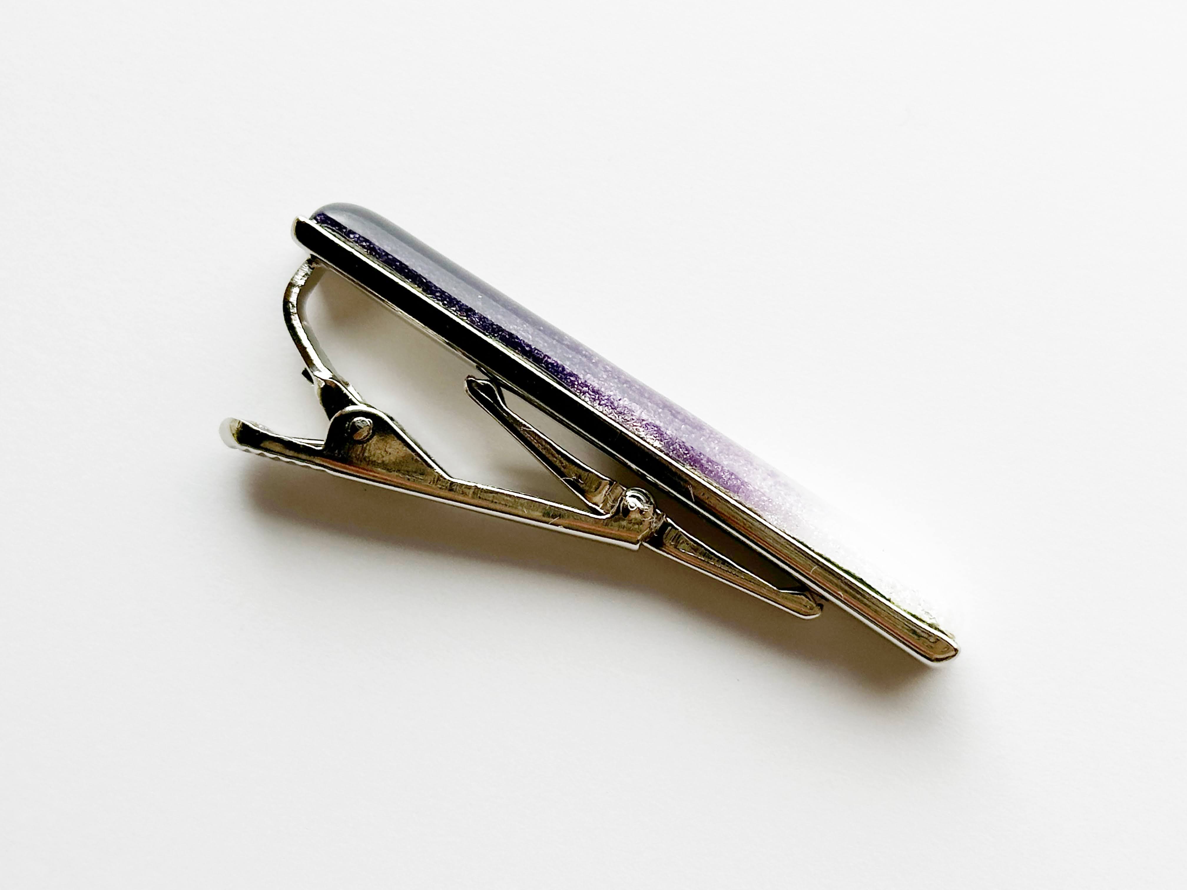 藤色の七宝焼ネクタイピン(長)