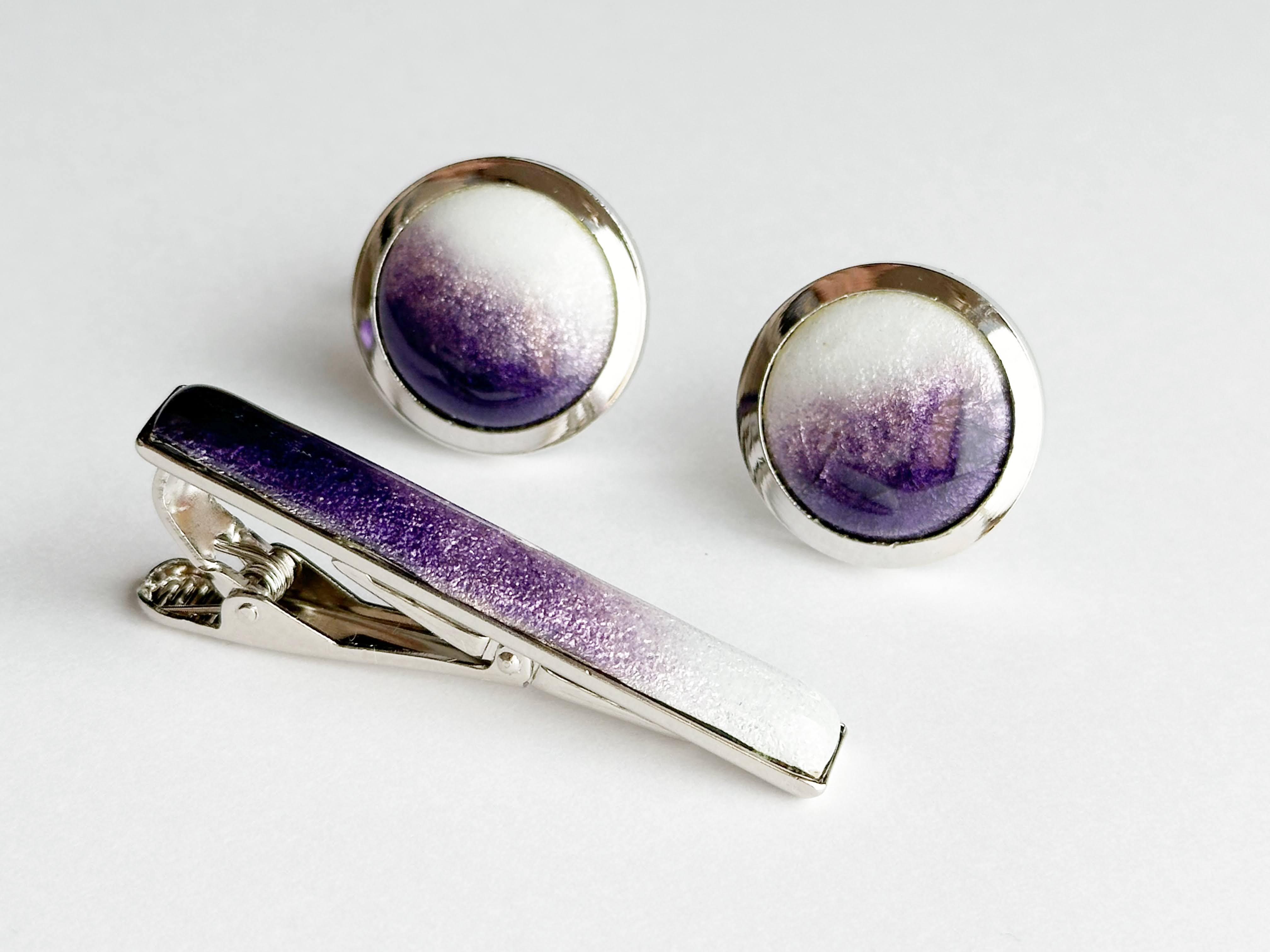 藤色の七宝焼ネクタイピン(長)＆カフスセット