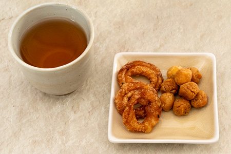 日本一硬いお菓子！？古えより伝わる伝統の銘菓「あかだ・くつわ」詰合せ	