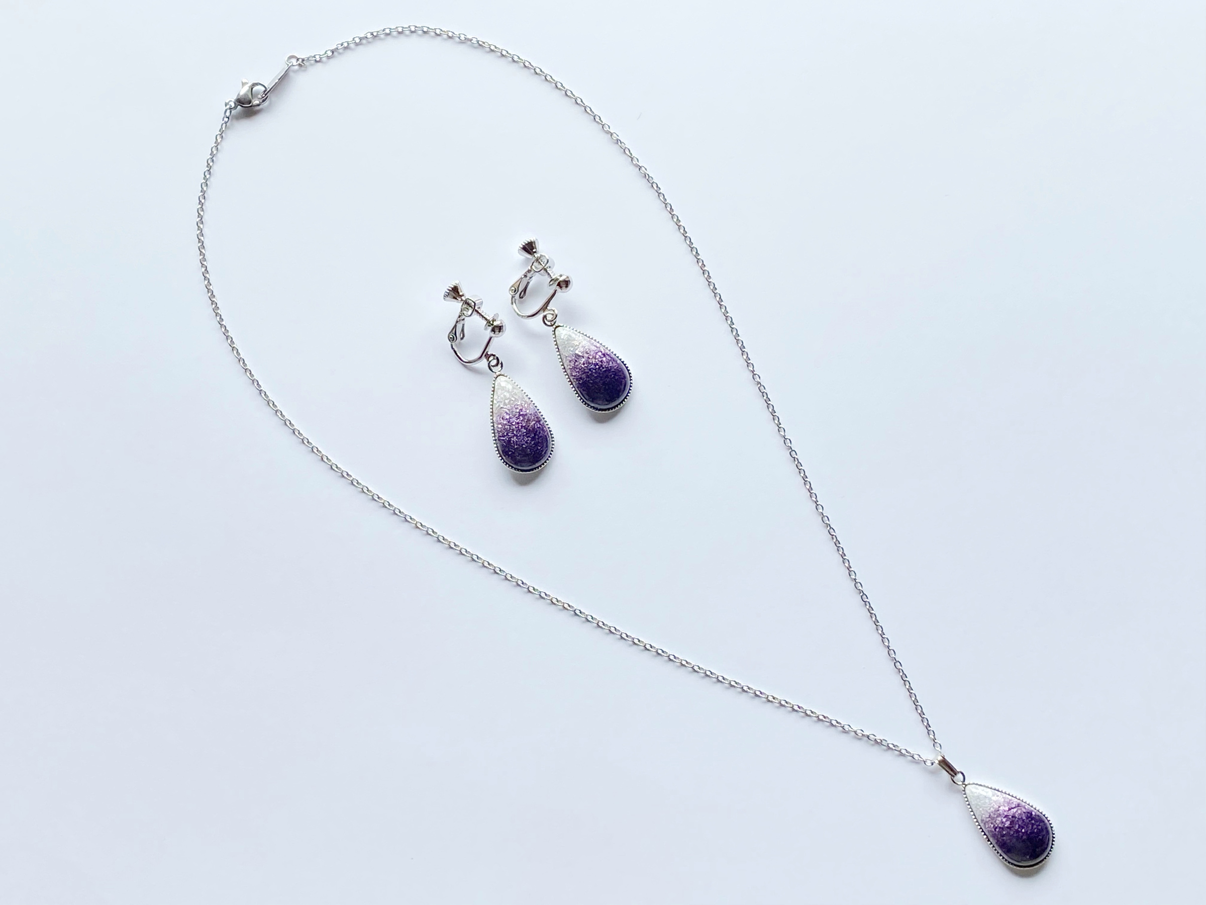 藤色の七宝焼アクセサリー2点セット(ネックレス、イヤリング)	