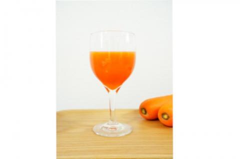 人参100%無添加・無着色!!美味しい人参ジュース!! 720ml×2本　H132-026