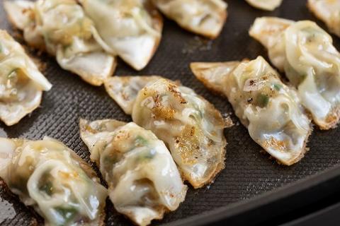 居酒屋のおかあちゃん手作り ひと口味噌ぎょうざ　100個(20個×5袋)　H136-033