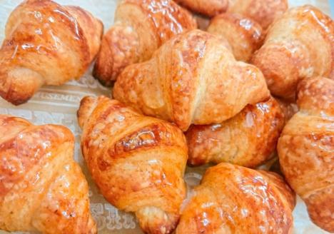 全粒粉ちびクロワッサン　どーんと1kg 約125個！（10個入り12袋+4～5個入り1袋） H087-009