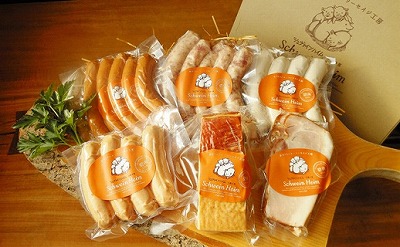 【定期便３回お届け】手作りハム工房シュヴァインハイムの満喫セット H003-040