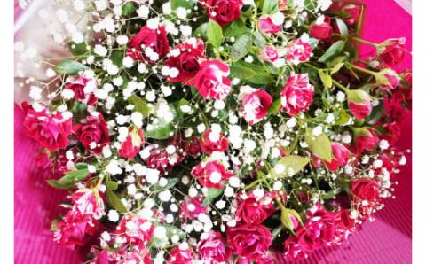 【上品な美しさ】マーブル模様のミニバラとカスミソウの花束 H092-057