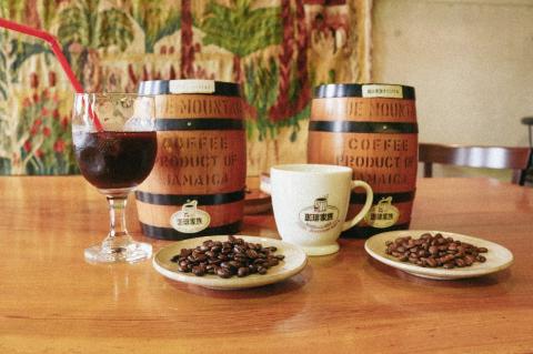 【極深煎り】【グラウンド（挽いた状態）でお届け】アイス専用＆ホット専用 コーヒー豆800g（200g×各種2袋） ～お家で楽しむ自家焙煎の香り高いコーヒー～　H163-028