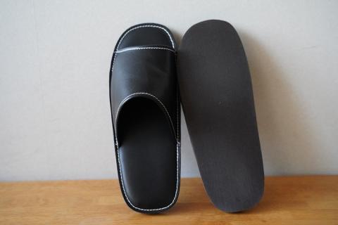 【カーフコンビ】靴職人手作りの本革「プレミアムスリッパ」 ブラック （L・２L) ルームシューズ 部屋履き 雑貨 日用品 革 本革 高級 ギフト プレゼント 贈答 カーフ 子牛 希少 黒 災害 H066-056