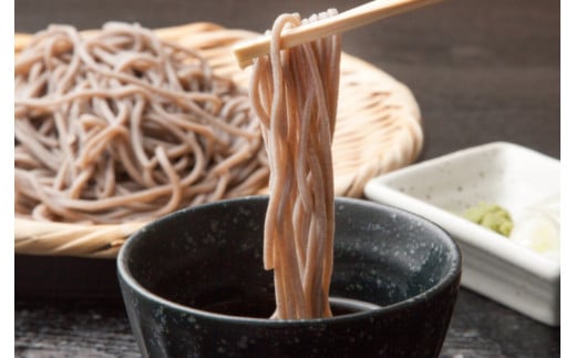 【12月24日受付分まで年内発送】おいしいそばつゆ大賞2023第1位 グランプリ獲得！七福醸造が本気で挑戦した辛口そばつゆ 日本のつゆ300ml 4本セット つゆ  そば 蕎麦 そうめん ざるそば かつお節 しょうゆ 出汁 だし 年越し たっぷり H001-084