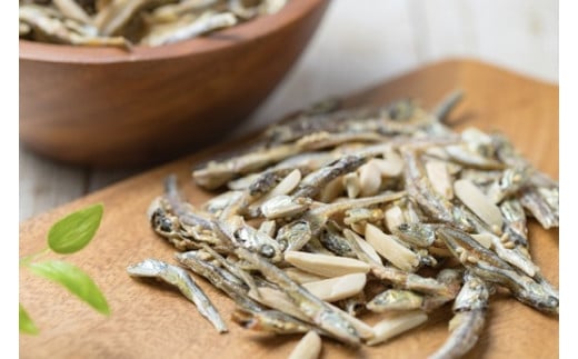 こざかなアーモンド 480g 小分け 16g × 30袋 定期便 3回 カタクチイワシ アーモンド カシューナッツ カルシウム DHA EPA オレイン酸 低糖質 ビタミン ミネラル 健康 おやつ おつまみ シュクレナッツ 愛知県 碧南市 送料無料 H059-135