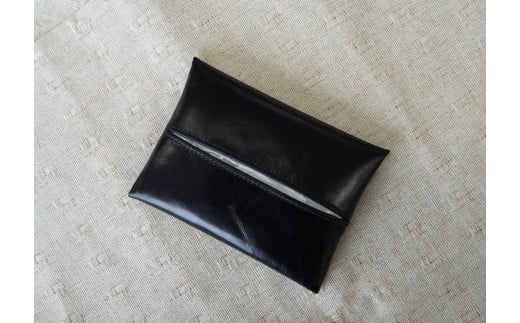 やわらかい本革「ポケットティッシュケース」 ブラック 革 ティッシュ ポケットティッシュ 黒 子牛 カーフレザー 薄い 軽い やわらかい 本革 ティッシュカバー H066-062