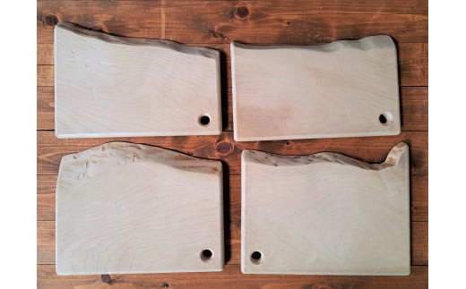 木製カッティングボード 〈カエデ〉 和 まな板 楓 キッチン用品 雑貨 調理器具 料理 アウトドア プレゼント 贈り物 1点もの 木材 天然木 H176-003