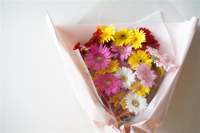 【ラッピング付】生花 ピンクガーベラ の花束 50本 日付指定可能 ギフト プレゼント ラッピング 産地直送 インテリア お花 フラワー ボリューム満点 H193-013