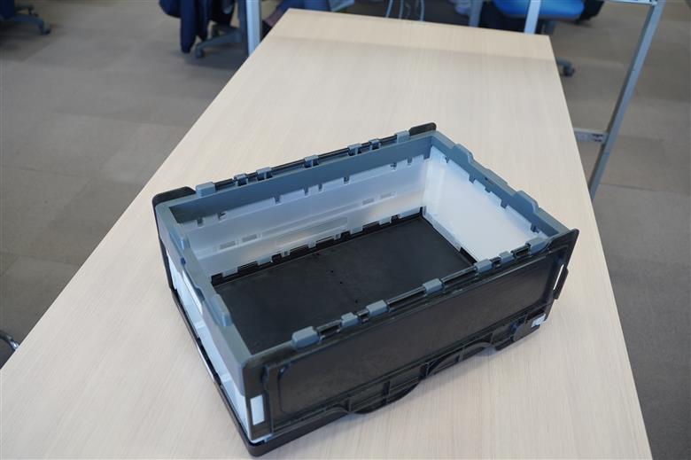 書類整理やアウトドア、防災用品保管にも使える！耐荷重25kgの折りたたみ式BOX『折ＲｅたたみＢＯＸ（ブラック）』 箱 BOX コンテナ ボックス プラスチック 再生 SDGｓ 書類 整理 アウトドア スポーツ 防災 再利用 環境 サーキュラー 循環 再生プラ リサイクル 3R 優しい 地球 H198-001