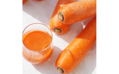 （予約受付） ＜フジテレビ『どっちのふるさと？』で紹介されました！＞無添加 体に優しい極上フルーティーマドンナキャロットジュース 720ml×1本 野菜ジュース ストレート 冬人参 レモン果汁 100% 砂糖不使用 無塩 お見舞い にんじん ニンジン 国産 碧南市 健康 甘い 特産 H105-157