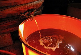 旨みと甘み　新玉ねぎ白しょうゆソース「はくの碧」(300ml×2本)　素材の旨みとコクを凝縮した万能調味料　化学調味料不使用　H105-159