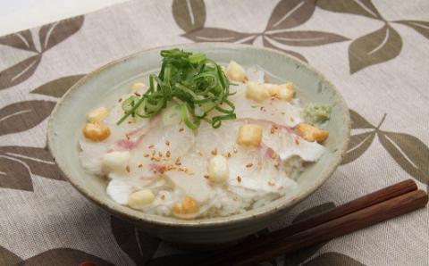 【12月24日受付分まで年内発送】【白だしの元祖】七福醸造の特選料亭白だし２本セット　調味料 H001-091