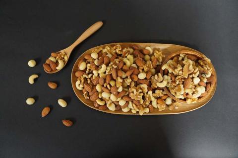 直火焙煎 無塩 ミックス ナッツ 1.5kg チャック付き アーモンド カシューナッツ くるみ マカダミアナッツ 4種類 750g×2袋 塩 油 不使用 素焼き 鉄分 食物繊維 健康志向 おやつ シュクレナッツ sucre nuts 愛知県 碧南市 お取り寄せ 送料無料 H059-152