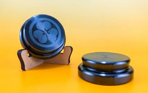 ＫＩＨＯの文鎮　紋【ＭＯＮ】　家紋レーザー加工　H084-036