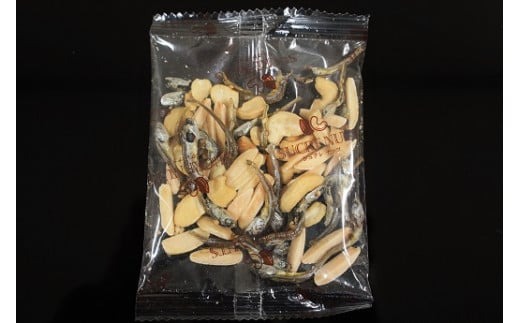 （数量限定）【2025年 年内発送】 手軽に健康習慣 小分けのこざかなアーモンド カシューナッツ入り 480g(16gｘ30袋) おうち時間 おやつ 大満足 美容 健康 栄養豊富 人気 高リピート ナッツ H059-121_Dec