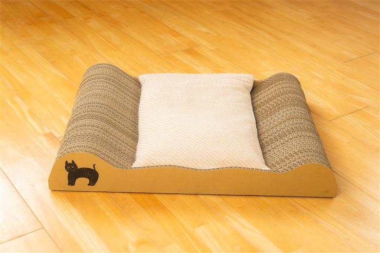 ねむりや×鈴木紙器 【ふわぽか?にゃんバリ】 ゴミの出ない爪研ぎダンボールとふわふわ羽毛クッションのコラボ 日本製 猫 ペット H162-039