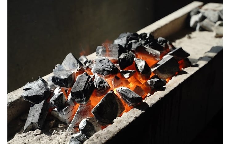 【備長炭で焼く“いい焦がし”】三河一色産うなぎの蒲焼5尾 鰻 ウナギ たれ タレ 国産 備長炭 土用 丑の日 冷凍 三河一色産 H189-014