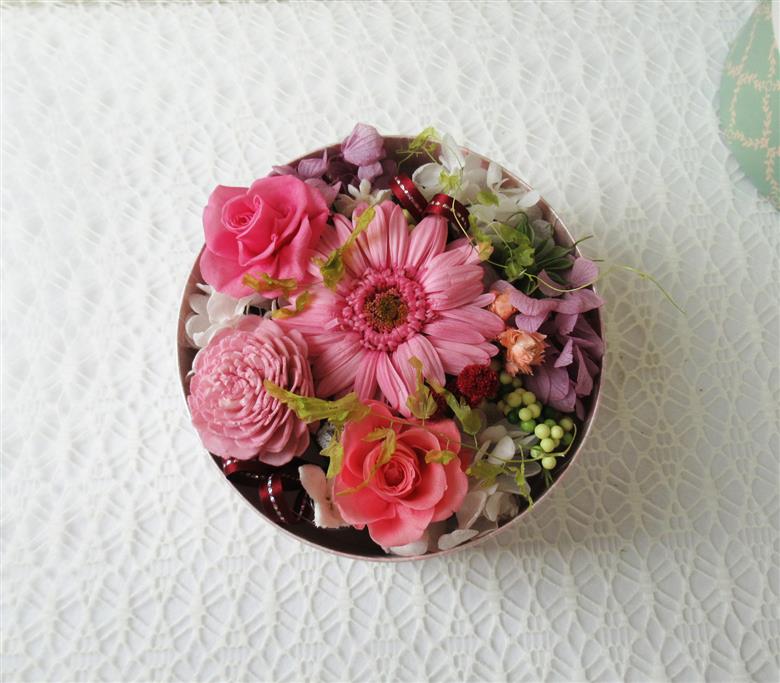 【日付指定可能】プリザーブドフラワーBOXアレンジメント 薔薇 バラ ギフト プレゼント ラッピング 産地直送 インテリア お花 フラワー H193-023