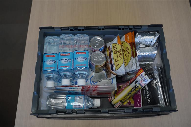 書類整理やアウトドア、防災用品保管にも使える！耐荷重25kgの折りたたみ式BOX『折ＲｅたたみＢＯＸ（ブラック）』 箱 BOX コンテナ ボックス プラスチック 再生 SDGｓ 書類 整理 アウトドア スポーツ 防災 再利用 環境 サーキュラー 循環 再生プラ リサイクル 3R 優しい 地球 H198-001