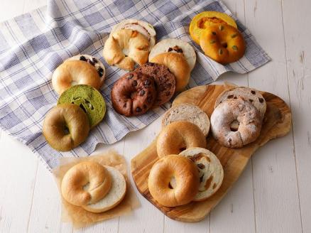 わっぱ堂 ふわもち ベーグル セット 詰め合わせ 10種 バラエティー 豊富 いちじく 抹茶 ブルーベリー チーズ ベーコン 国産 小麦 自家製 厳選 個包装 保存 便利 パン 食品 朝食 おやつ お取り寄せ グルメ 愛知県 碧南市 送料無料 H049-037