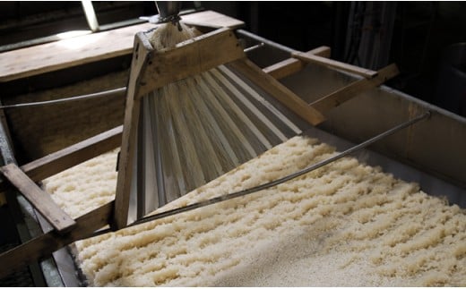 【12月22日受付分まで年内発送】本みりん九重櫻 500ml×1本 三河みりん発祥の醸造元 九重味淋 みりん ミリン 味醂 発祥 醸造のまち 碧南 国内産 水稲もち米 米こうじ 簡単プロの味に 本格米焼酎 全国酒類品評会 名誉大賞 受賞 調味料 料理 本格 厳選素材 お試し H002-095