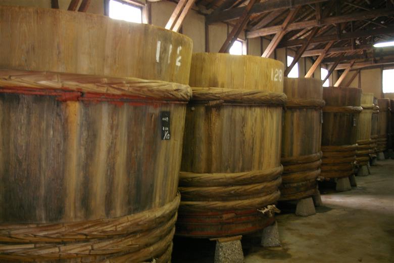 碧南銘産セット 伝統の木桶仕込みヤマシン白醤油と絶品白醤油マドレーヌの詰め合わせ 手土産 調味料 洋菓子 スイーツ 白醤油 碧南 セット コラボ H010-014