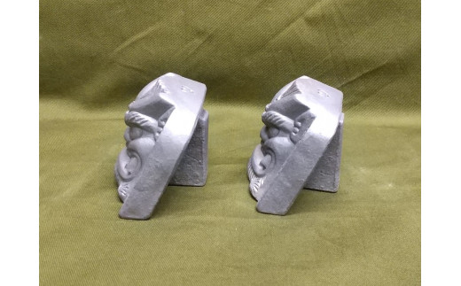 伝統工芸士の鬼師が作る【守護鬼瓦シリーズ】 見守り守護鬼面(自立型) 睨み・笑い 計２体セット 開運 魔除 三州鬼瓦 工芸品 H064-033