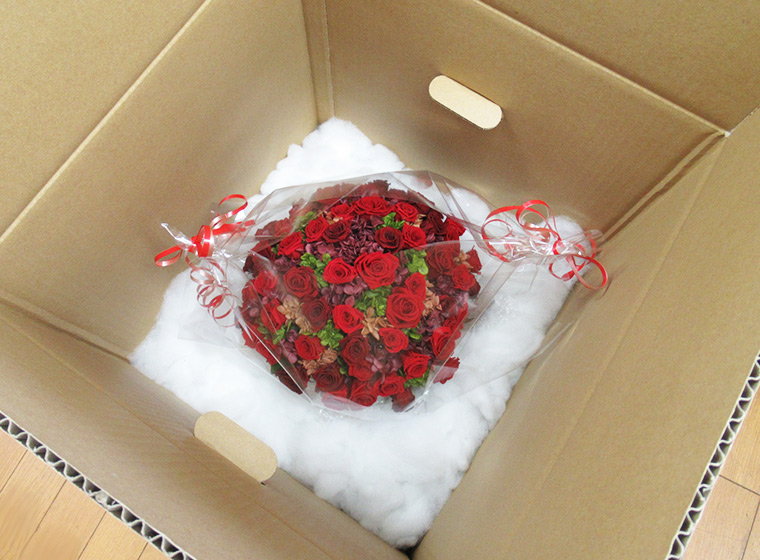 【日付指定可能】プリザーブドフラワーローズ（ピンク＆レッド）60輪のアレンジメント 薔薇 バラ ギフト プレゼント ラッピング 産地直送 インテリア お花 フラワー ボリューム満点 H193-020