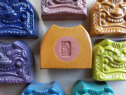 【家の守り神】鬼瓦ペーパーウェイト 8個セット（睨み顔の鬼瓦 小サイズ）　H104-036