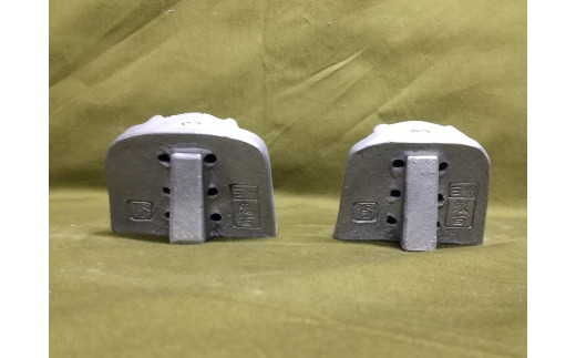 伝統工芸士の鬼師が作る【守護鬼瓦シリーズ】 見守り守護鬼面(自立型) 睨み・笑い 計２体セット 開運 魔除 三州鬼瓦 工芸品 H064-033