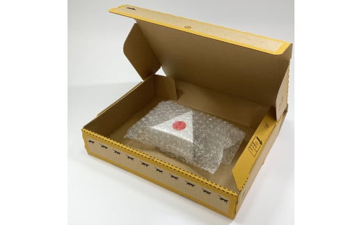 ひんやり冷たいアルミ合金製 KIHOの文鎮 （おむすび形ペーパーウエイト） 結 【ＯＭＵＳＵＢＩ】 梅 KIHO アルミ 合金 金属 おむすび おにぎり うめ ペーパーウェイト H084-043