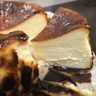 バニラがプチプチ芳醇に香る　米粉使用　濃厚ねっとりバスクチーズケーキ【配送不可地域：離島】